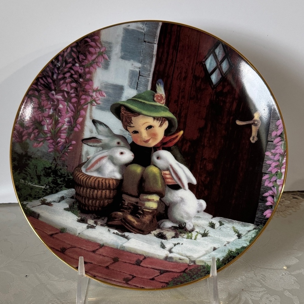 VTG M.J. Húmmel "Friends" Gentle Friends Plate Collection # VG3027
